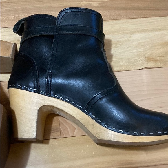 Women's Black Clog Style Ankle Boots - Picture 6 of 17